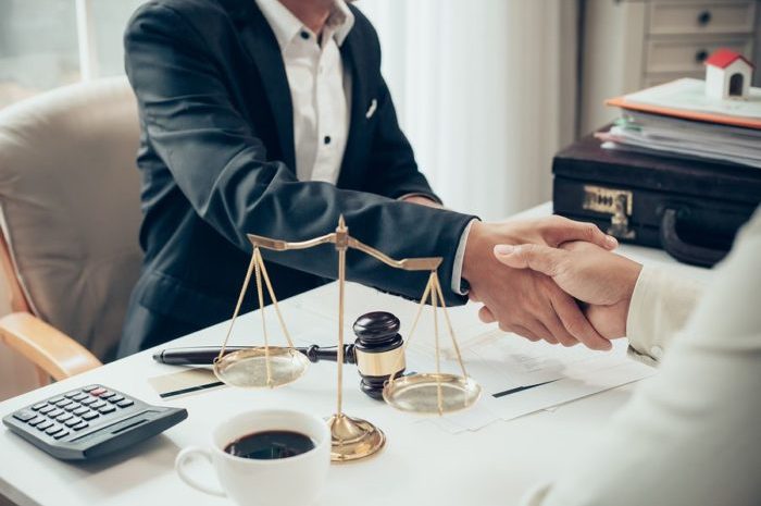 The Benefits Of Business Lawyers: Why Your Company Needs Legal Support?